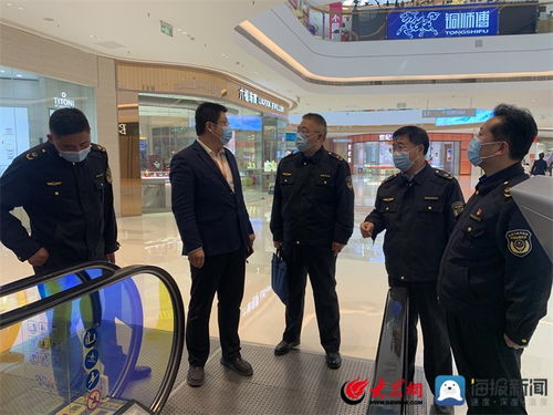 市场监管局执法人员现场检查画面