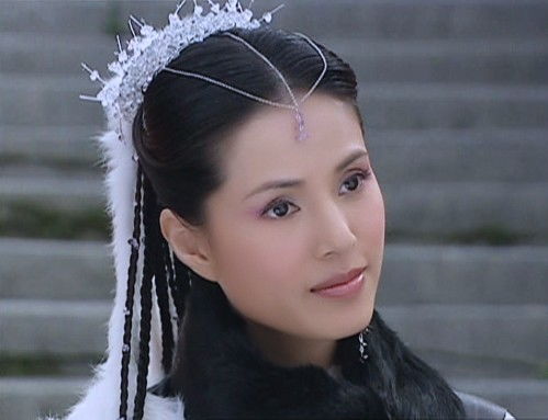 李若彤在短剧中的造型