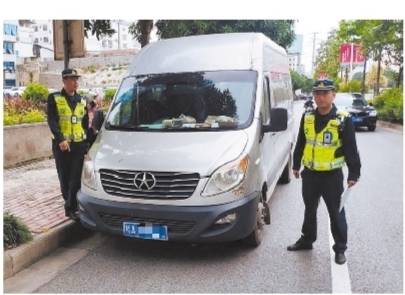 非法改装半挂车被查处