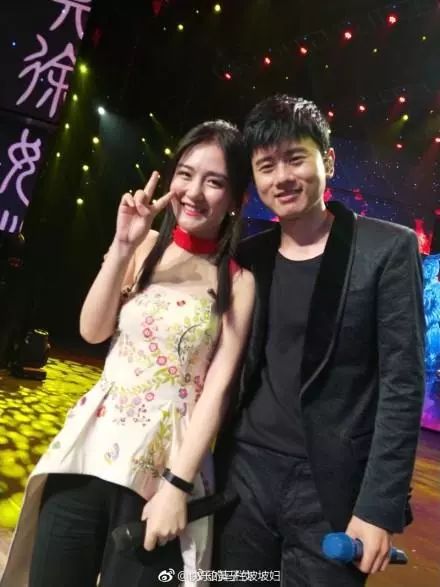 何炅眼眶都红了：情感背后的真相与风波