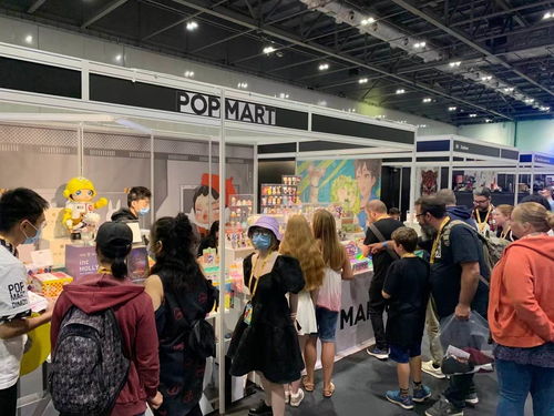 泡泡玛特海外门店排队人群照片