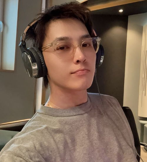 李沐宸恋爱风波背后：荧幕吻戏与感情矛盾的双重夹击