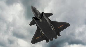 歼-20战斗机飞行画面