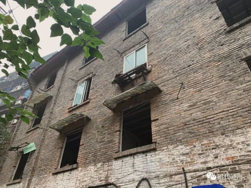 老房子外景 黄昏下的瓦房