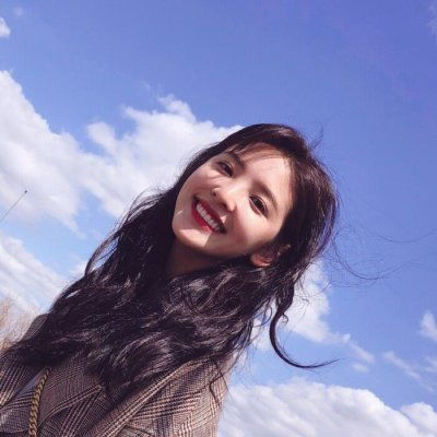 章若楠侧脸阳光下照片