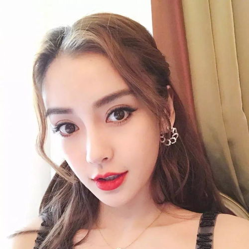 Angelababy眼睫碎钻造型惊艳全网，网友直呼：仙女下凡也不过如此