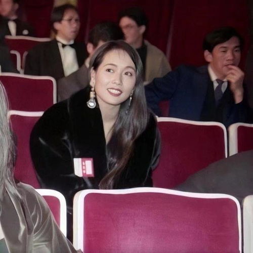 叶童在舞台上的表演瞬间