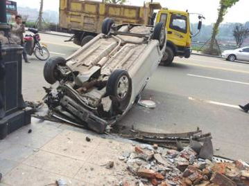 钓鱼路上偶遇车祸现场，目击者讲述惊魂一刻！