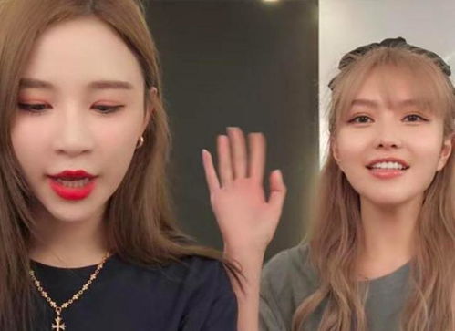 周扬青在直播间热情介绍自家产品