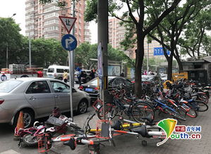 兰州大风突袭：自行车飞天 树木拦腰折断，极端天气警示录