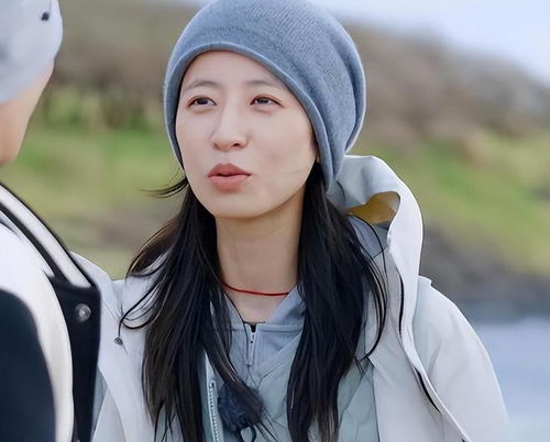 周雨彤与吴越在《180天重启计划》开机仪式上合影