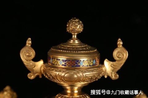 老座钟特写 静止的钟摆