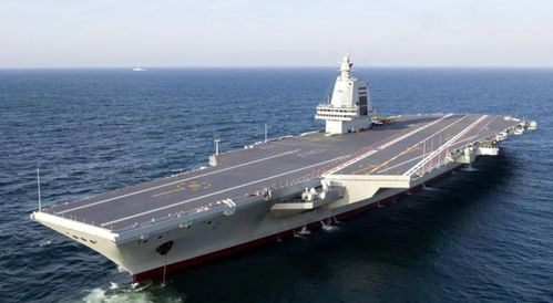 福建舰驾驶室内景展示高科技操作台