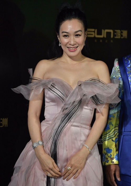 刘雨欣在好莱坞红毯上的照片