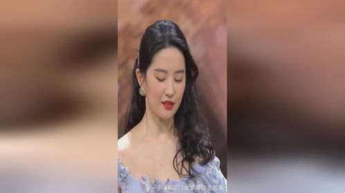 刘亦菲与万茜佟大为同台宣传《玫瑰的故事》