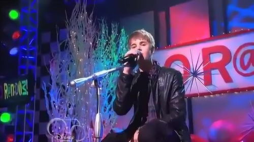 贾斯汀比伯舞台表演照