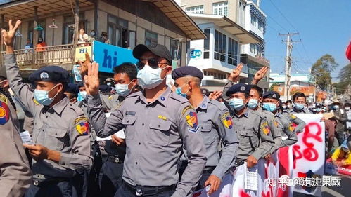 民警在边境线与缅甸警方交流