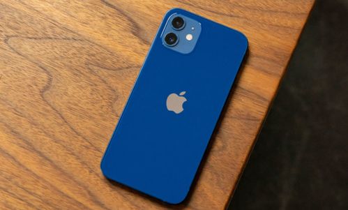 全身绑满52部旧iPhone入境被查，我亲眼见证科技狂人的“铠甲”冒险