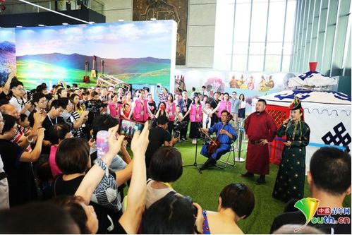 非遗展演现场观众互动