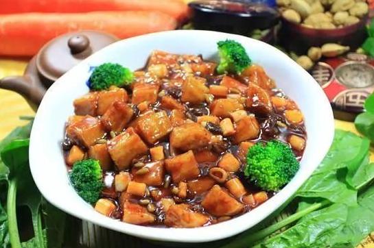 读红楼116||茄鲞：一道菜，一段人生烟火味