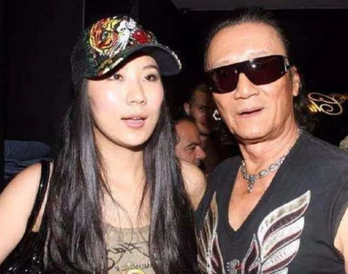 腾讯爆文｜12岁男孩因玩手机离家出走 父亲送外卖途中车祸身亡 悲剧背后的亲子沟通之痛