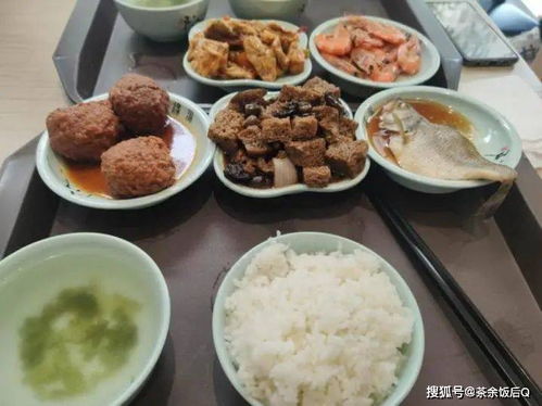 南城香现炒社区食堂：百平米门店如何卷进自选快餐？