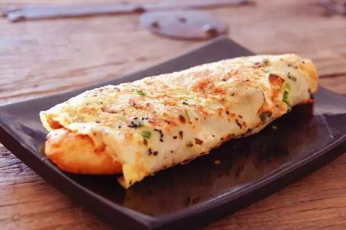 摊位前挂着多个二维码