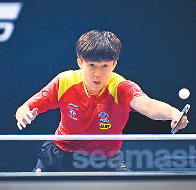 王楚钦夺冠后肖指导泪洒现场，背后的故事让人动容