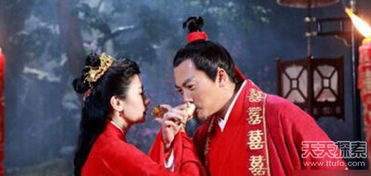 他跟女主喝交杯酒却和女二接吻，网友：剧情太狗血还是现实太荒唐？