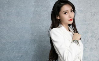 杨颖现身澳门品牌活动，优雅亮相引热议！