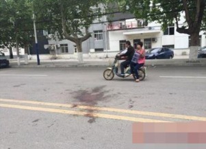 英国汽车冲撞球迷事件27人受伤，我亲眼所见的恐怖瞬间