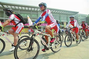 周冠宇也是骑上摩托车了？从F1赛车手到两轮世界的跨界尝试！