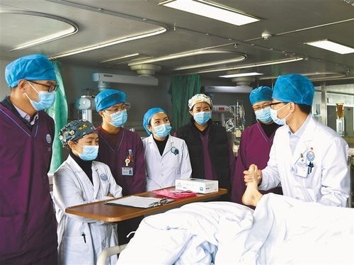 医生在病房查房