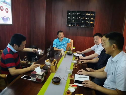 警方与银行人员协作调查