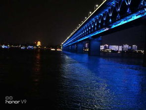 武汉长江大桥下观景平台夜景