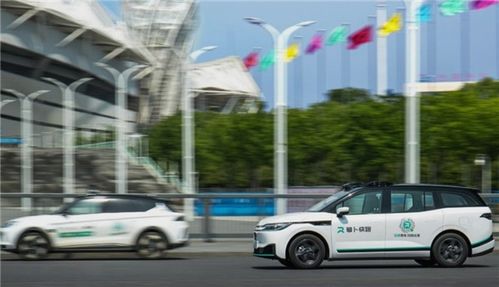 百度萝卜快跑无人车在迪拜试运营