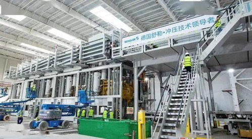 化工厂生产车间内部场景