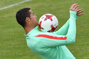 C罗在训练场上奔跑