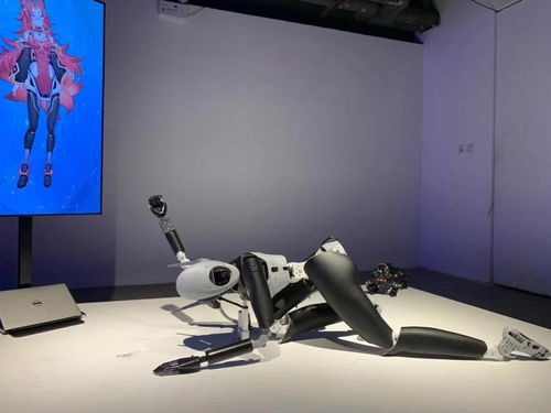 未来人机融合概念图