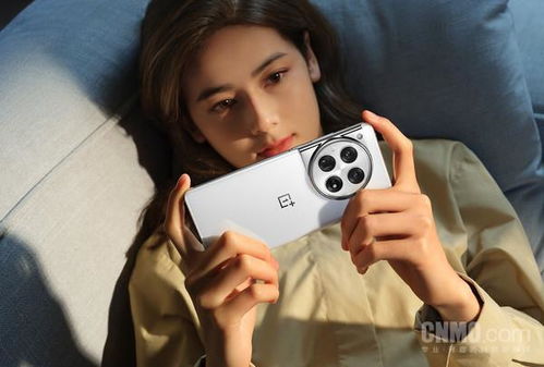 一加13手机在使用中显示高分辨率屏幕效果