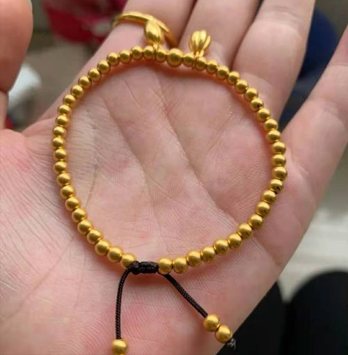 飞机托运1.2万元黄金手链被盗？春秋航空回应！网友炸锅了