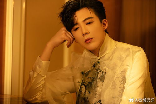 刘宇宁在片场闭眼默戏