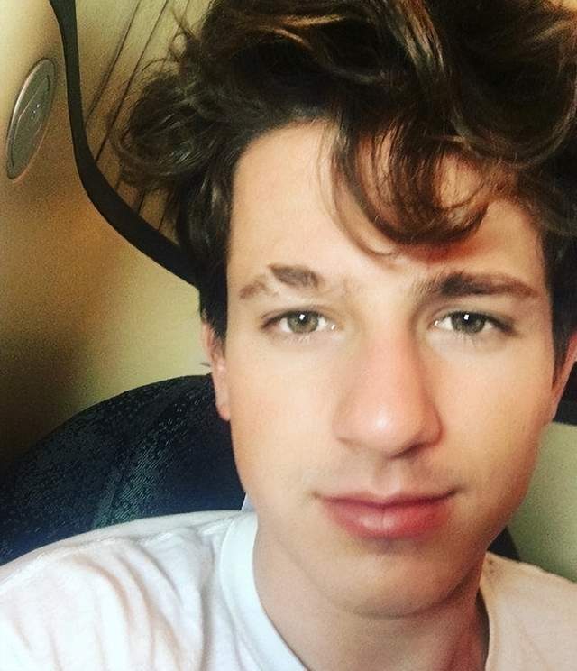 网友讨论断眉是否参加歌手2025