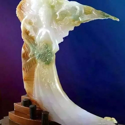 阿姨巧手出奇迹，墨鱼骨变身“六角宫灯”，传统文化焕发新活力