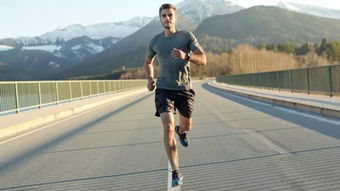 清晨跑步的城市街道