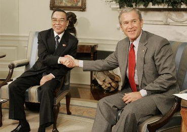 法国总统与越南总理会晤现场