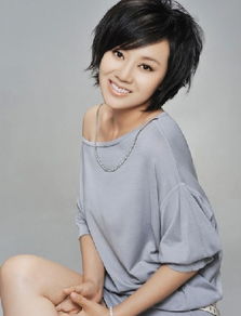 姚晨与闫妮嘟嘴贴贴合照