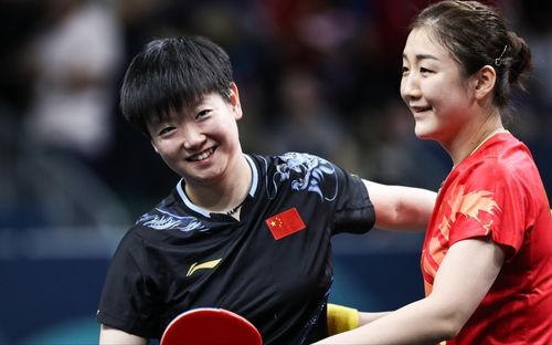 孙颖莎在巴黎奥运赛场上挥拍瞬间<h2 id=