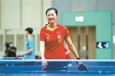 刘国梁与中国乒乓球队合影