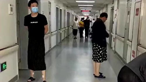 男子疑明知母亲跌倒不救致其死亡，真相令人震惊